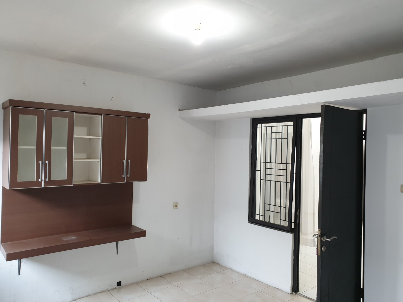 Rumah Disewakan Semi Furnished di Lippo Cikarang